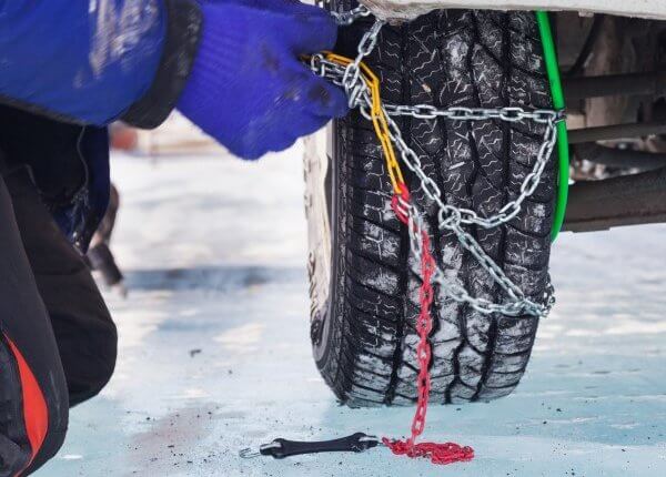 Do Snow Chains Damage Tires